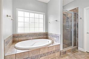 910 Holly Hill - Photo 16
