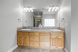 910 Holly Hill - Photo 17