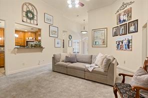 910 Holly Hill - Photo 7