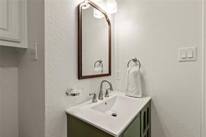 1611 Emma Drive - Photo 19