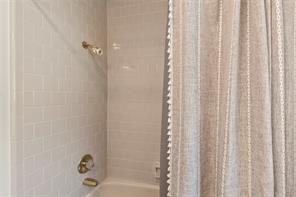 1611 Emma Drive - Photo 22