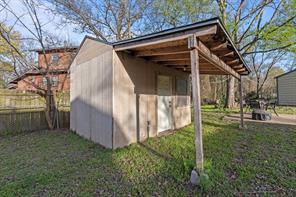 303 Whispering Oaks Trail - Photo 19