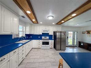 7700 County Road 3700 - Photo 17