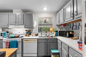 131 Sunray Street - Photo 8