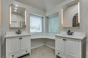 7800 Glenoaks Drive - Photo 16
