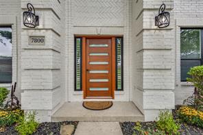 7800 Glenoaks Drive - Photo 2